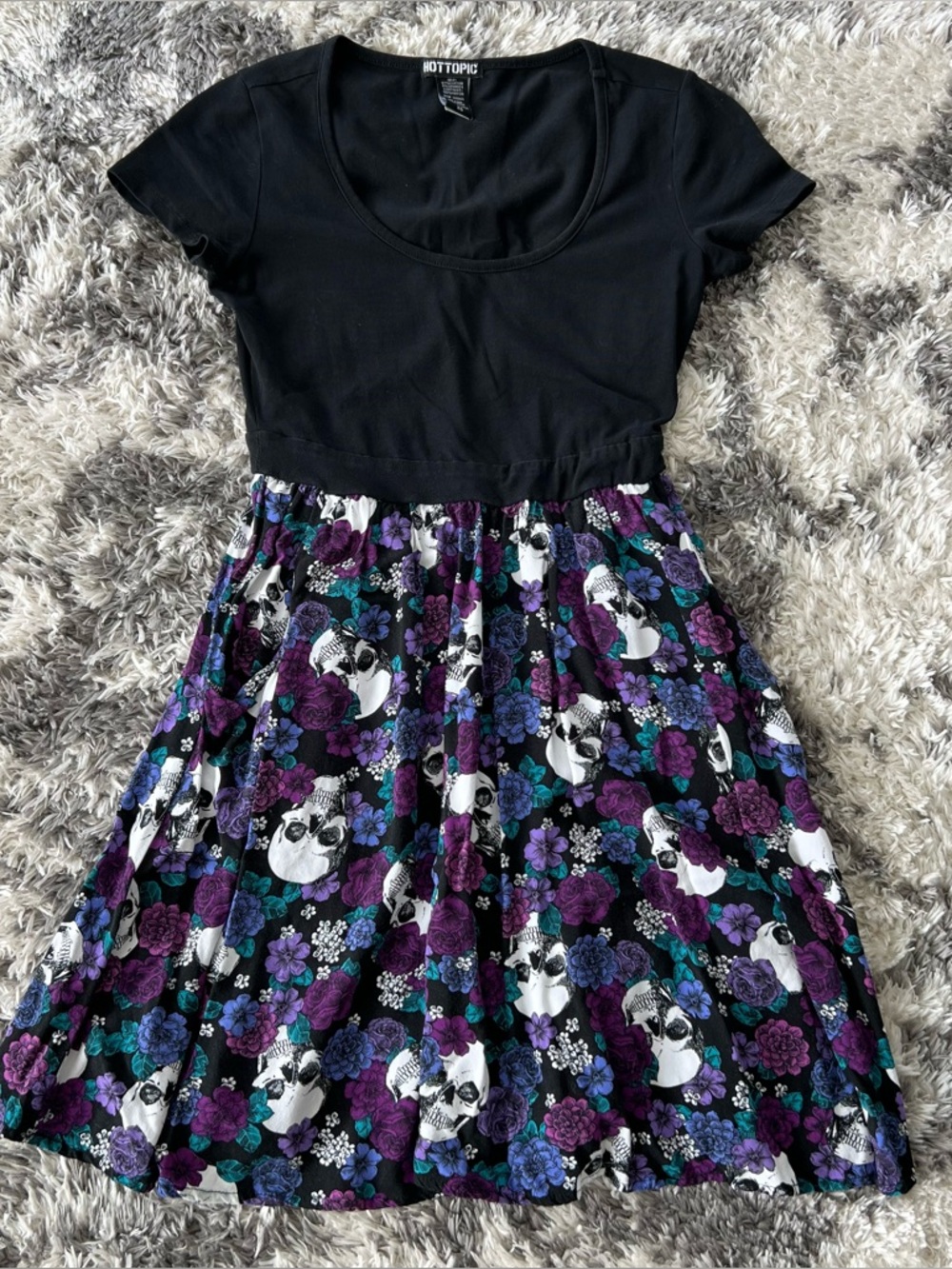 HOT TOPIC Black & Purple Floral Skull Dress with pockets - size XS